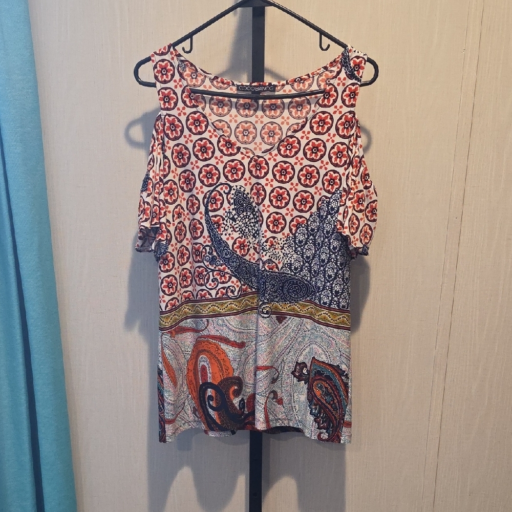 (J7) Coco Bianco Floral and Paisley Cold Shoulder Blouse - Red, Blue, White Sz M